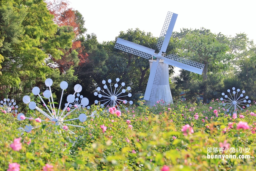 苗栗【雅聞香草植物工廠】暢遊玫瑰花園&哈比小屋隨你拍