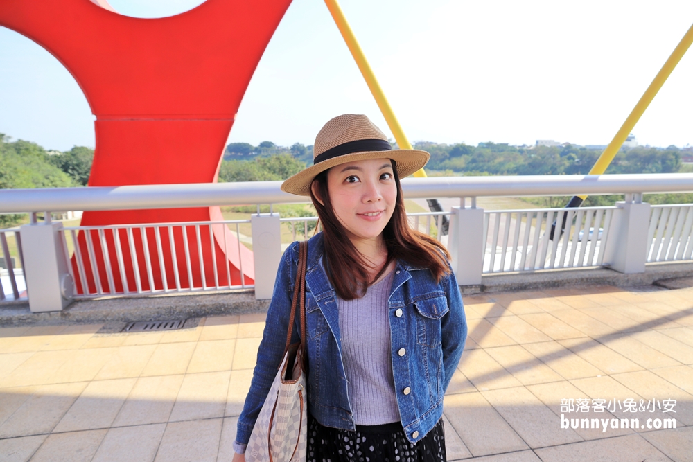 雲林》IG必收！北港女兒橋，充滿設計感天空之橋，眺望田野風光，河岸散步吹吹風