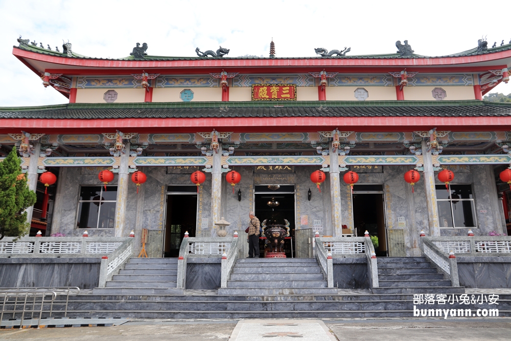 關子嶺火山碧雲寺，免費飲用龍泉水，漫步天空步道，欣賞枕頭山美景