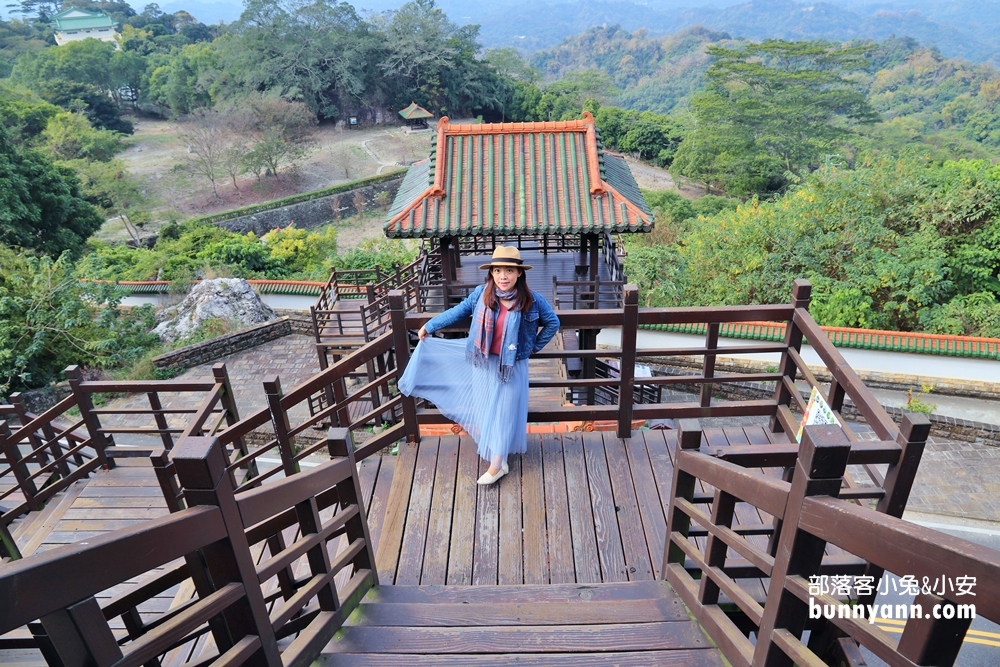關子嶺火山碧雲寺，免費飲用龍泉水，漫步天空步道，欣賞枕頭山美景