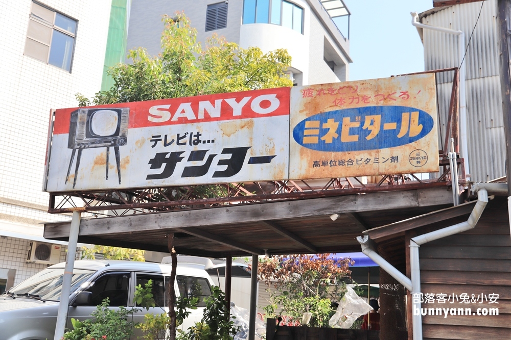 台南桑原商店跟旭峯號，炸甜甜雙胞胎、日式霜淇淋，秒飛日本昭和時代