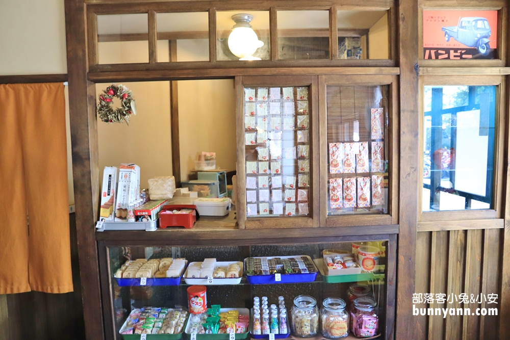 台南桑原商店跟旭峯號，炸甜甜雙胞胎、日式霜淇淋，秒飛日本昭和時代