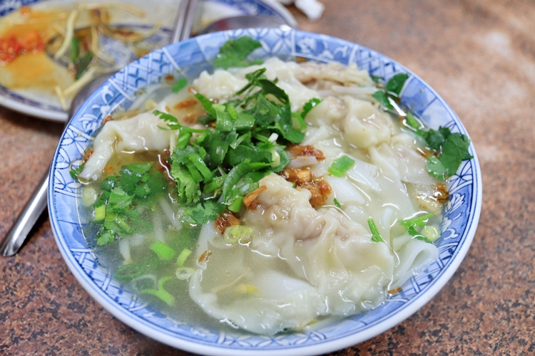 【苗栗美食】金榜麵館和賴新魁麵館，兩家都有好吃的客家粄條