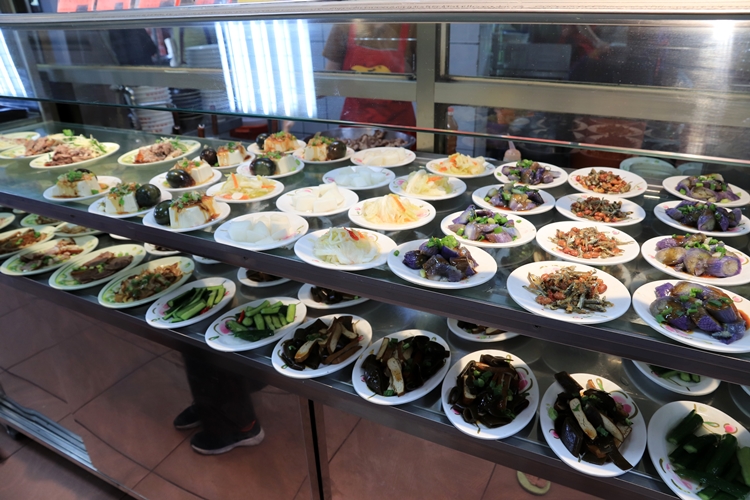 【苗栗美食】金榜麵館和賴新魁麵館，兩家都有好吃的客家粄條