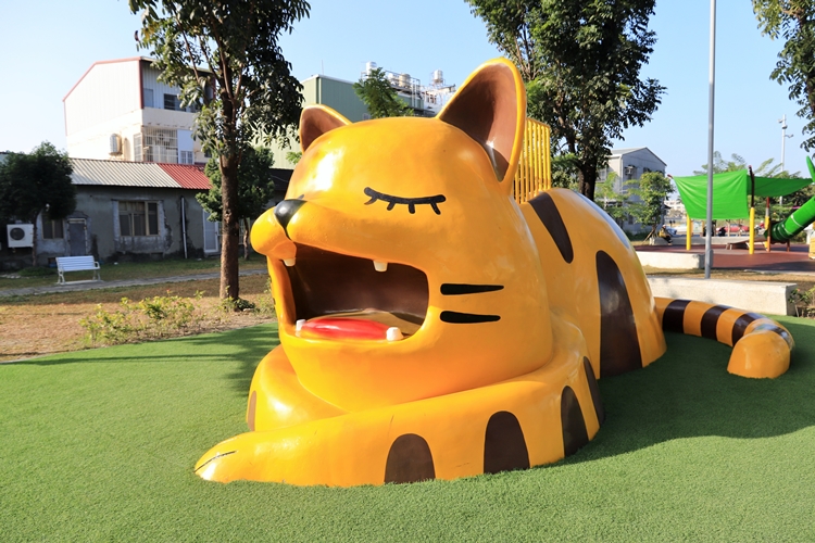 屏東勝利動物溜滑梯公園，可愛動物造型溜滑梯隨你玩