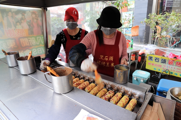 大甲鎮瀾宮，通霄南下順遊景點推薦，香火鼎盛的台中廟宇