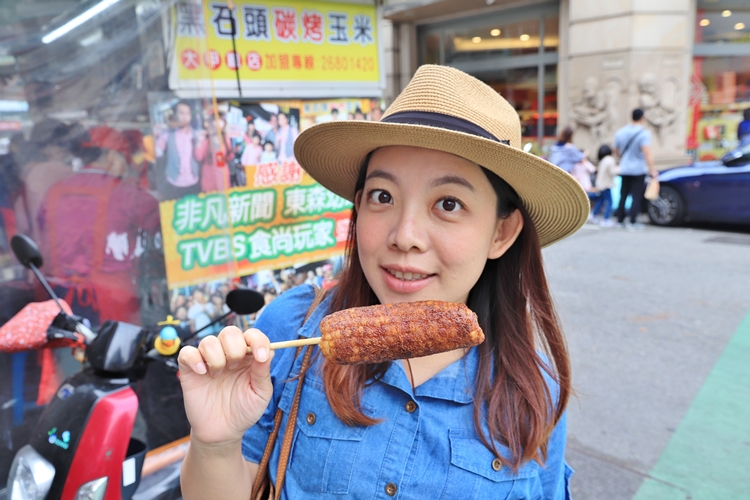 大甲美食黑石頭碳烤玉米