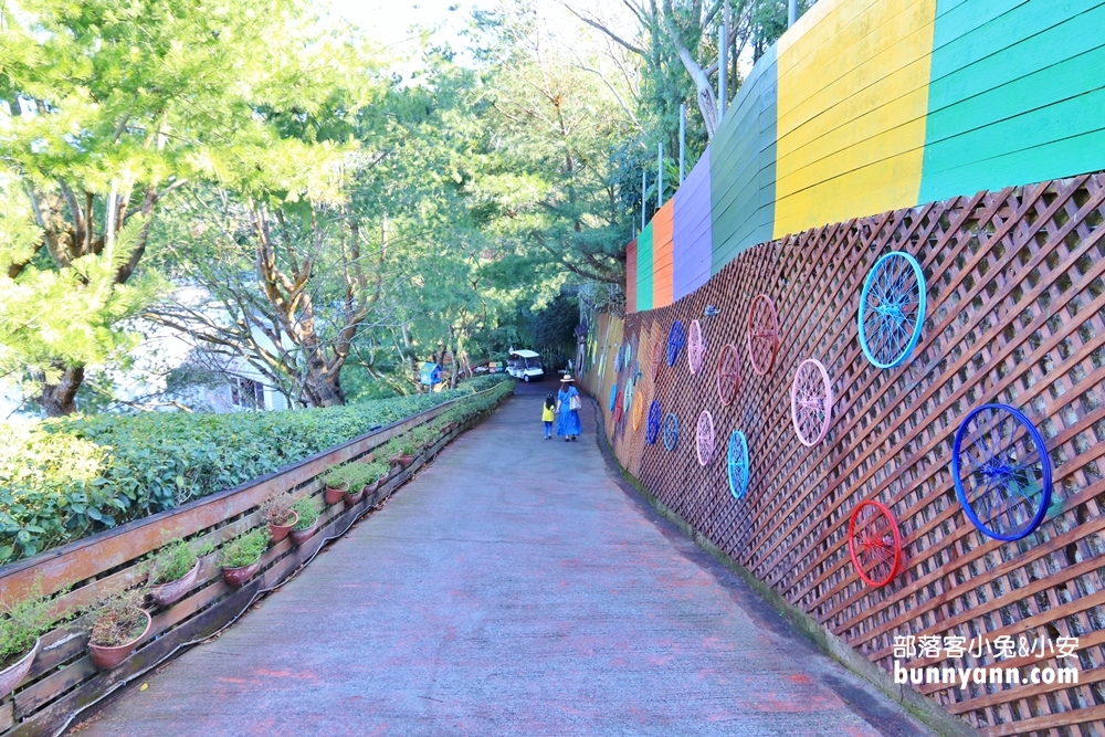 台中》戶外賞景去！流星花園景觀餐廳民宿，眺望公老坪山嵐，三層樓溜滑梯好好玩
