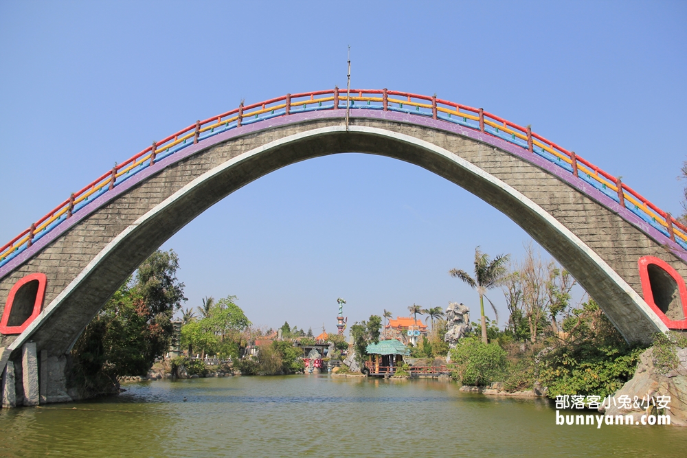 雲林人氣迷宮秘境！五年千歲公園，美拍全台最高彩虹彎橋