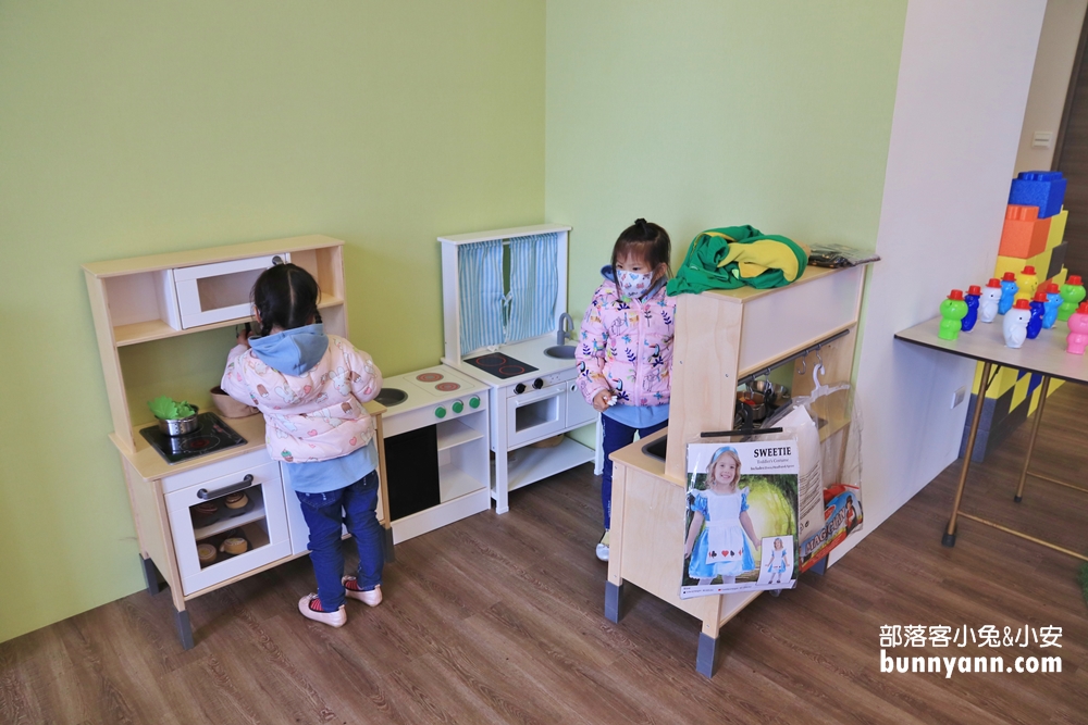 桃園》免費景點！經國特區快閃遛樂KID樂園，6米高溜滑梯、免費玩電動車超棒的！