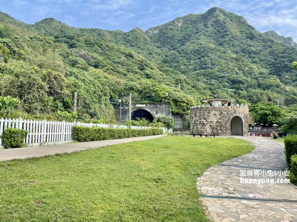 新北【福隆舊草嶺隧道】最詳細介紹，租腳踏車來一日遊