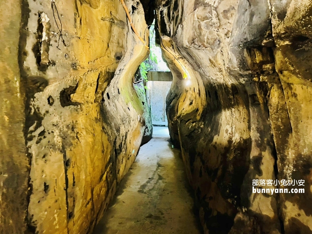 基隆【佛手洞】隱藏版私房景點仙洞巖，台版土耳其地下城探險!!