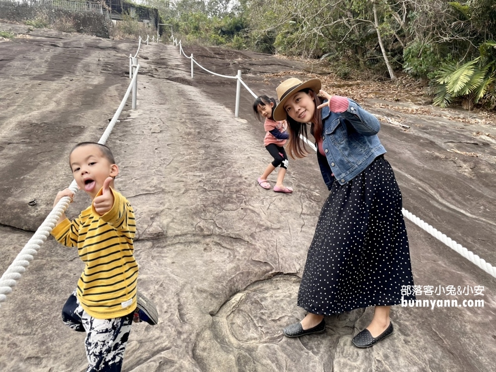 雲林》來當壁虎！草嶺峭壁雄風和小天梯，挑戰陡峭斜壁攻頂，漫遊草嶺十景之一