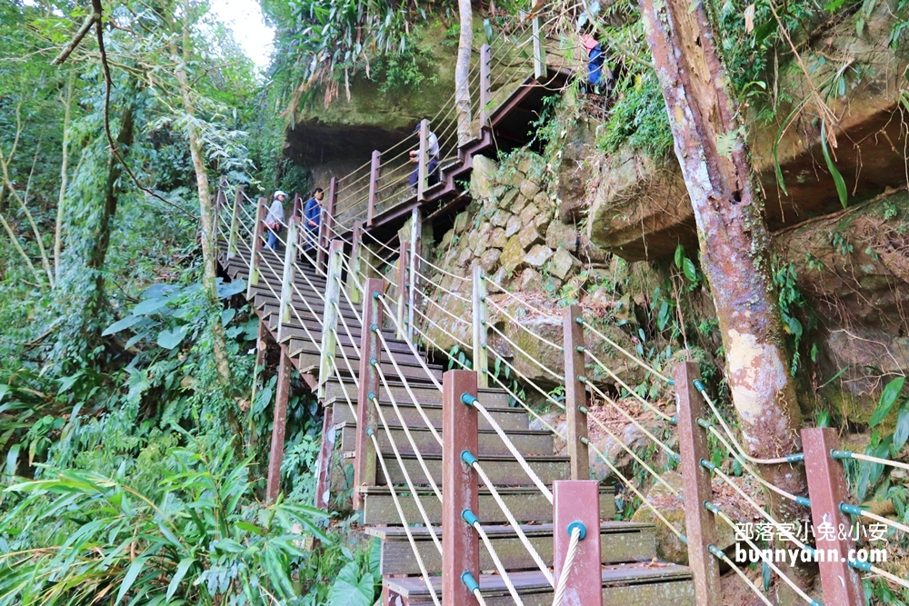 雲林草嶺私房》連心池瀑布，石壁仙谷壯麗河谷風貌旅遊指南
