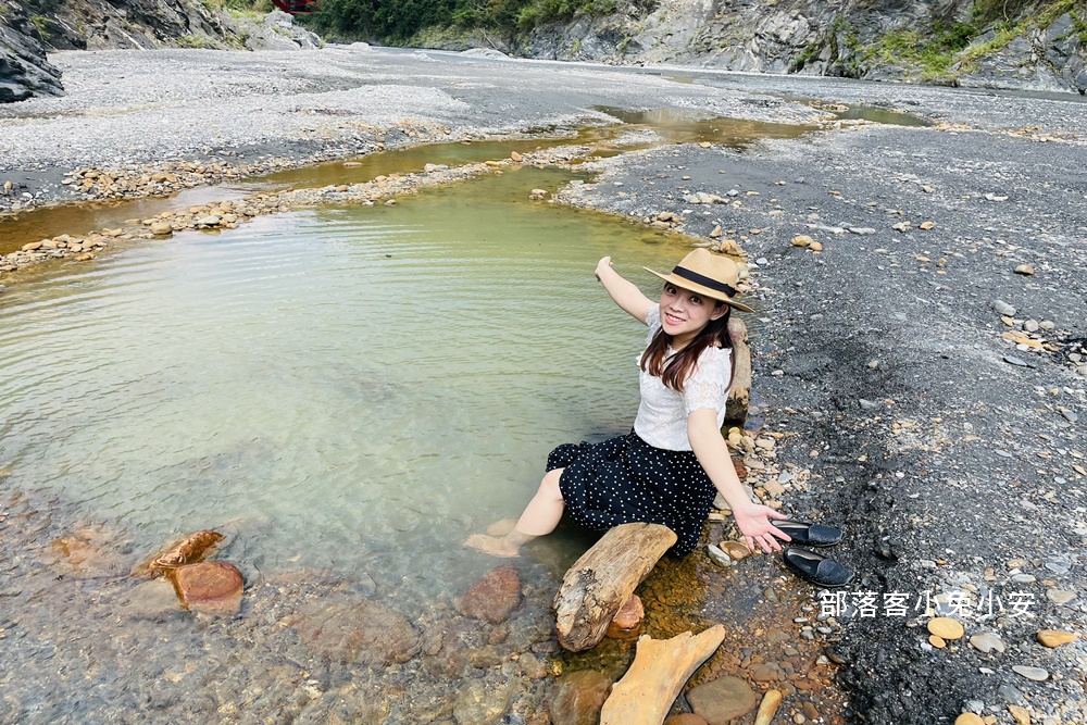 走路五分鐘可到的紅葉野溪溫泉，戶外咖必訪野溪牛奶湯浴!!