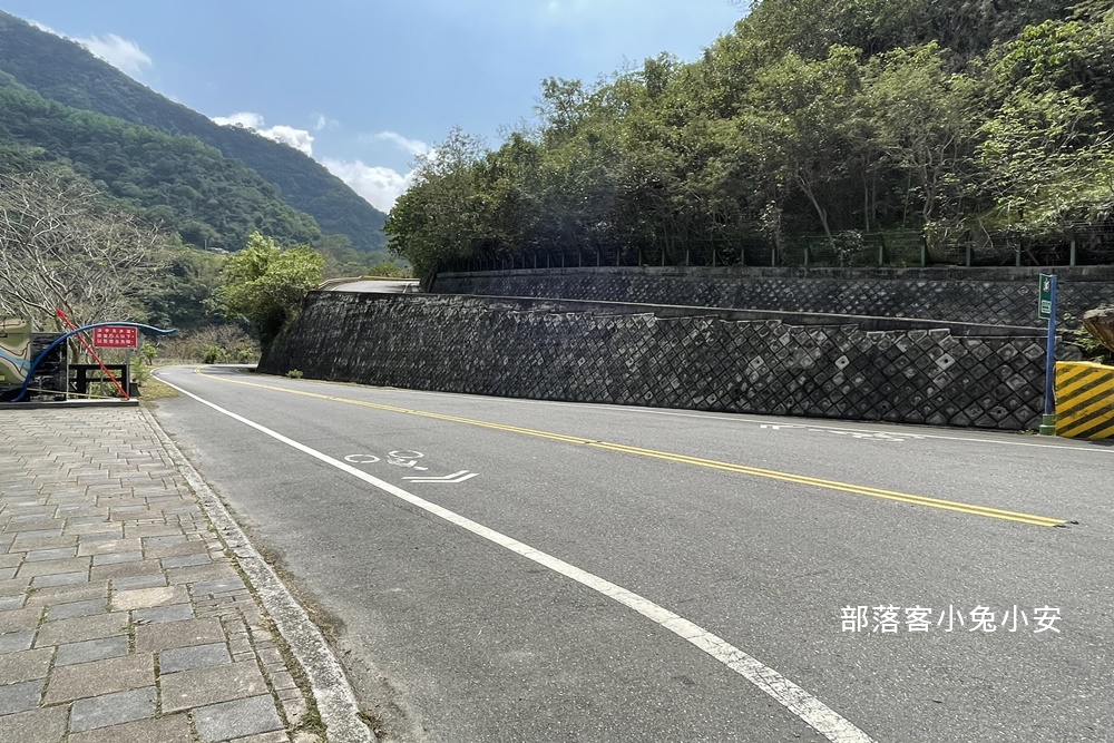 走路五分鐘可到的紅葉野溪溫泉，戶外咖必訪野溪牛奶湯浴!!
