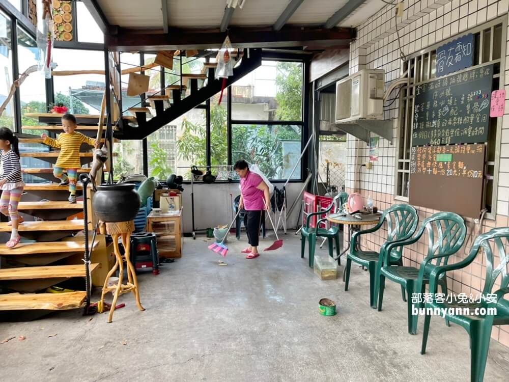 【哇哇哇大骨麵】比小孩手還粗的大骨麵，台東美食推薦