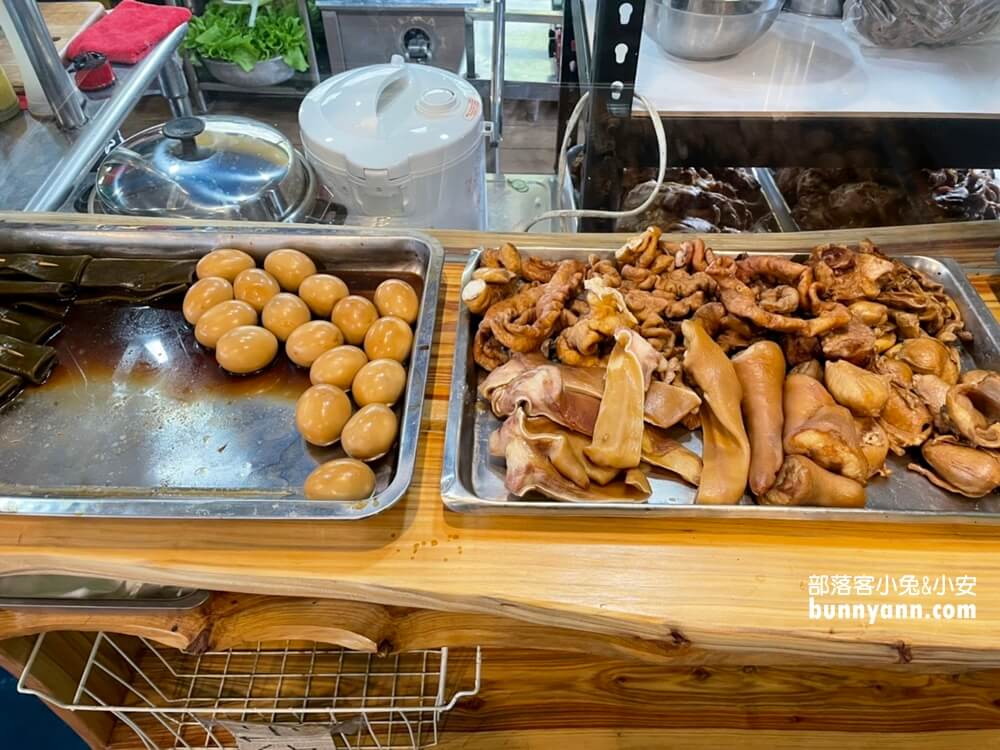 【哇哇哇大骨麵】比小孩手還粗的大骨麵，台東美食推薦
