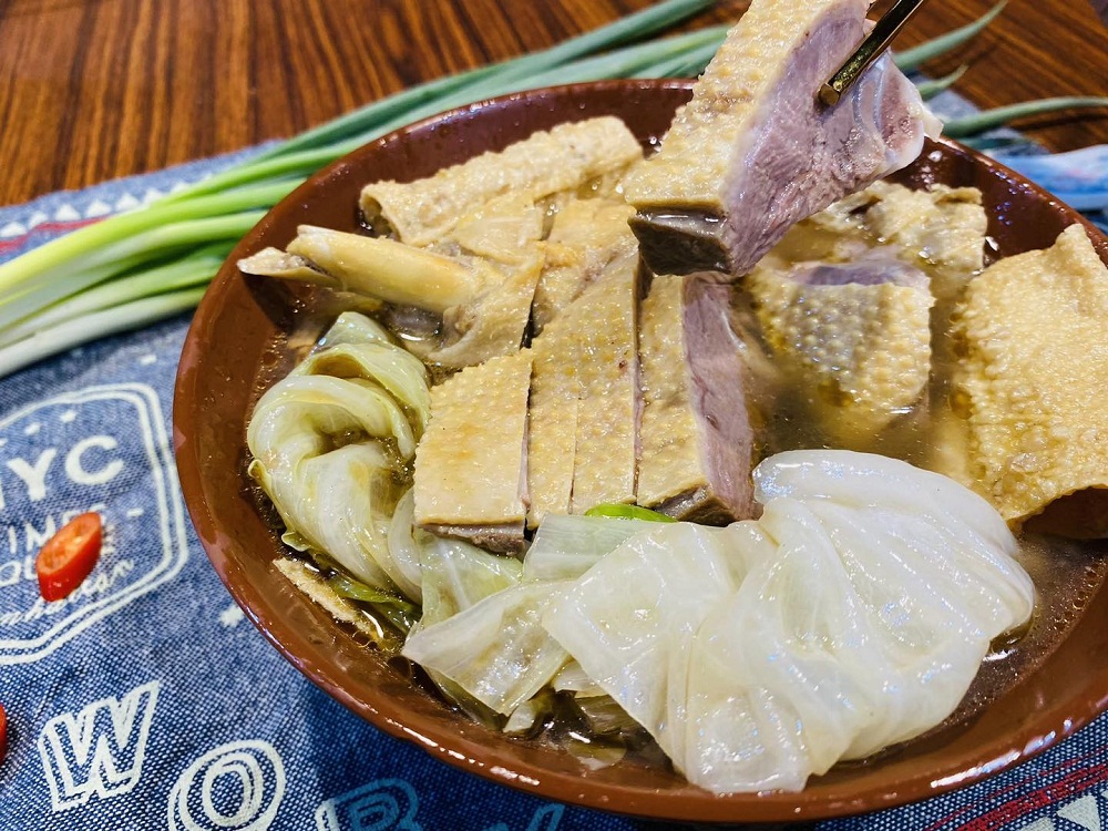 新竹城隍廟美食》精選10家城隍廟必吃推薦，從肉燥飯吃到雞蛋糕真滿足
