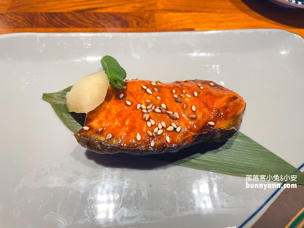 全台最大日式莊園！綠舞國際觀光飯店，餵水豚君、划船餵魚，穿上美美浴衣來渡假