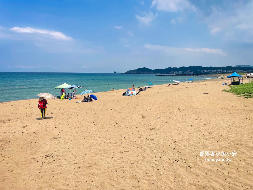 金山【中角灣】白天開放的沙灘，海景、衝浪和咖店店每個都精彩！