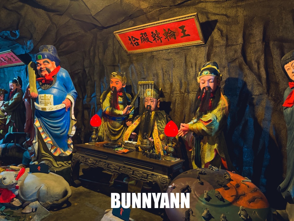 很多人不知道，是千尊佛像寺廟，連日本藝人也來過，巨大臥佛也是招牌