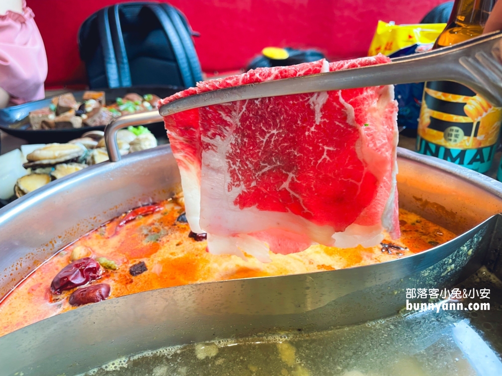 台北美食推薦！辛巴適麻辣鍋，一個人最低599享麻辣鍋，還有新鮮芒果冰療癒心靈