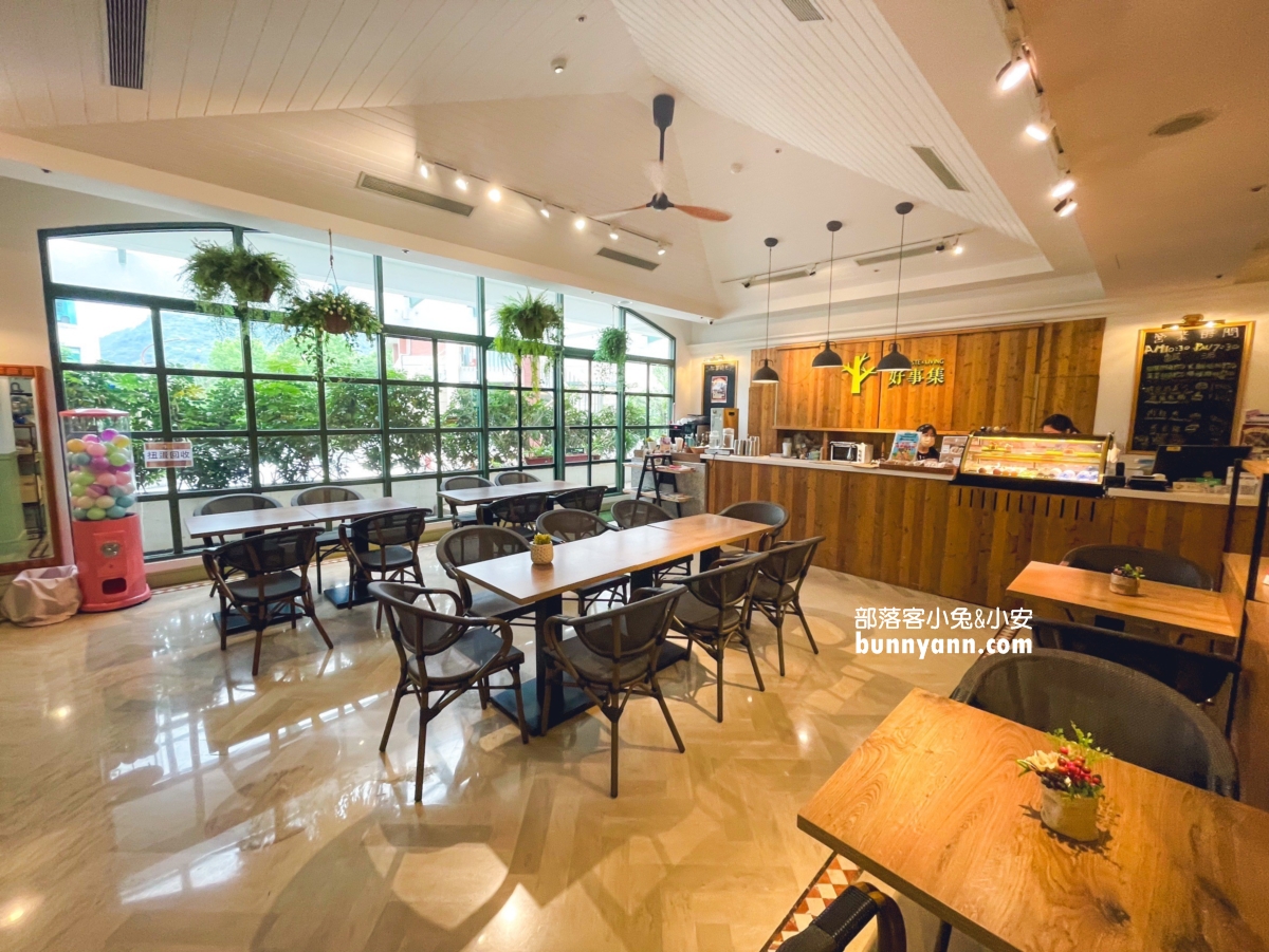 【陽明山天籟渡假酒店】從飯店前就能欣賞到陽明山的美麗風光，開車前往金山老街只需約15分鐘，地點超方便！