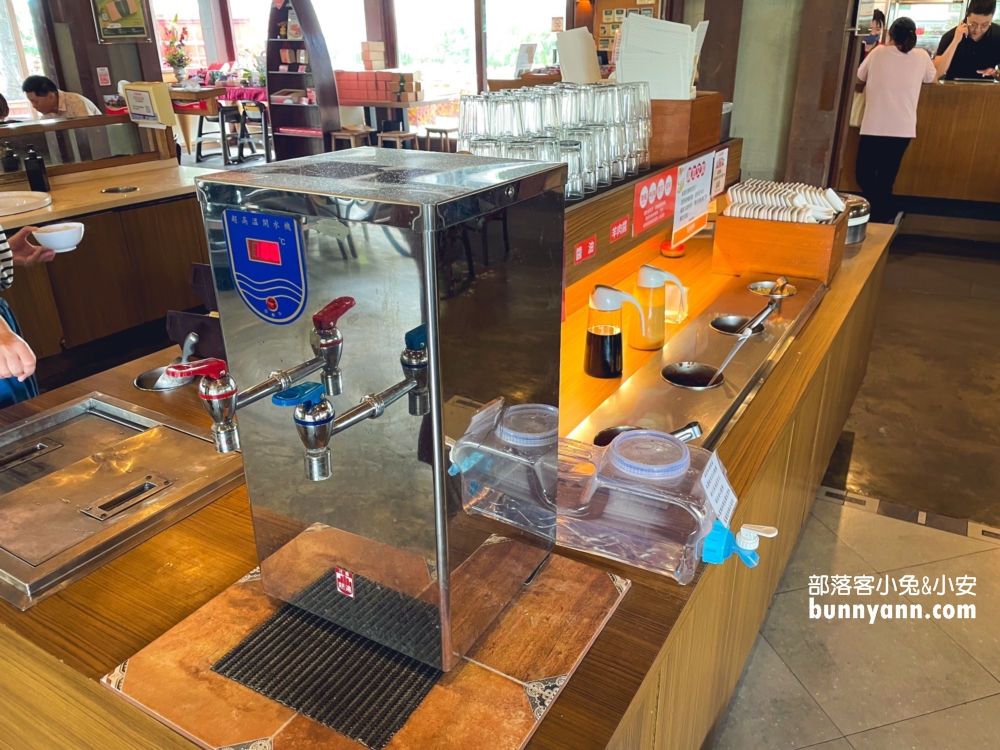 台中🔥【易鼎活蝦台中店】專賣著泰國蝦料理的南洋風活蝦餐廳