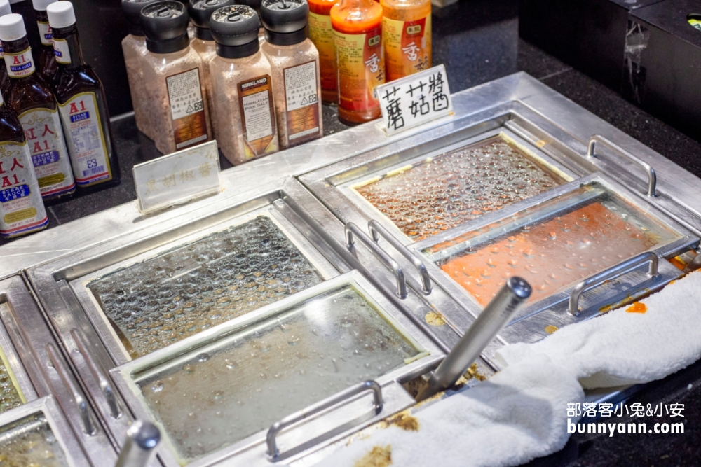 超受歡迎的我家牛排中和店，只要370元起就有百道熱炒料理任你吃到飽