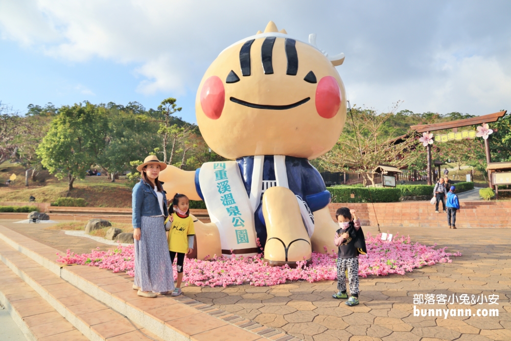 四重溪溫泉景點一日遊從泡腳公園及餵水豚玩到海邊美術館