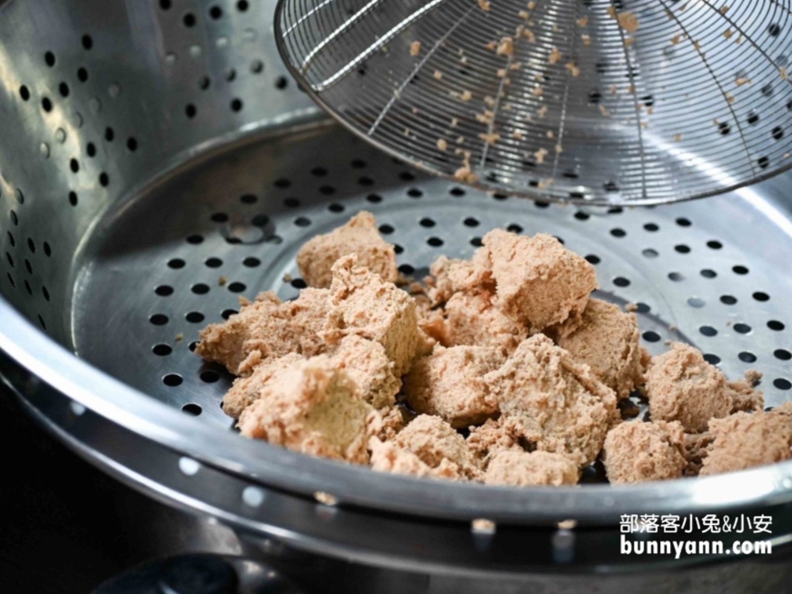 士林美食【一派胡塩酵素臭豆腐】士林可愛店，外酥內嫩真美味!!