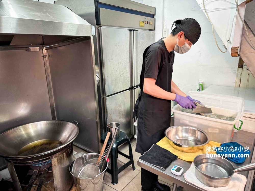 士林美食【一派胡塩酵素臭豆腐】士林可愛店，外酥內嫩真美味!!