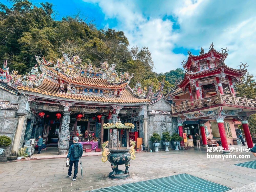 南庄「獅頭山勸化堂」藏在山裡的小百岳步道，戶外好停車真棒