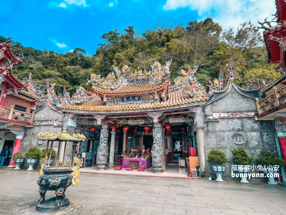 南庄「獅頭山勸化堂」藏在山裡的小百岳步道，戶外好停車真棒