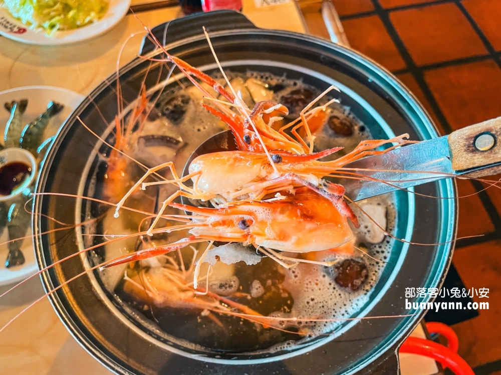 新竹美食》本部活蝦之家，有親子遊戲區的活蝦餐廳就是讚。