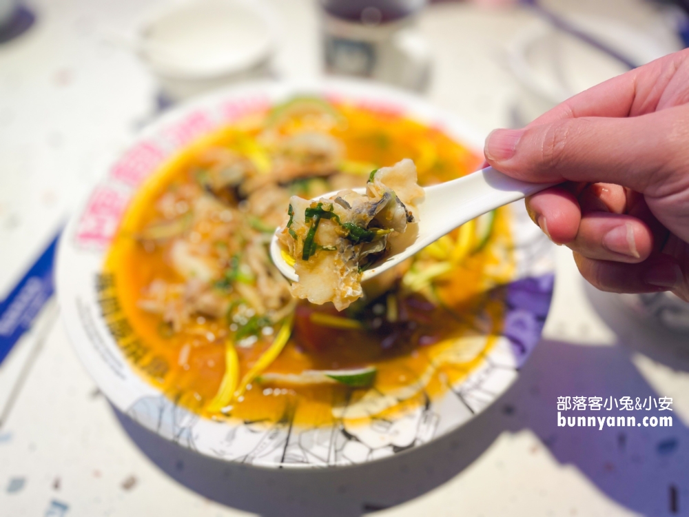 築間酸菜魚》基隆北寧店裝潢設計整個年輕風好適合約會吃飯