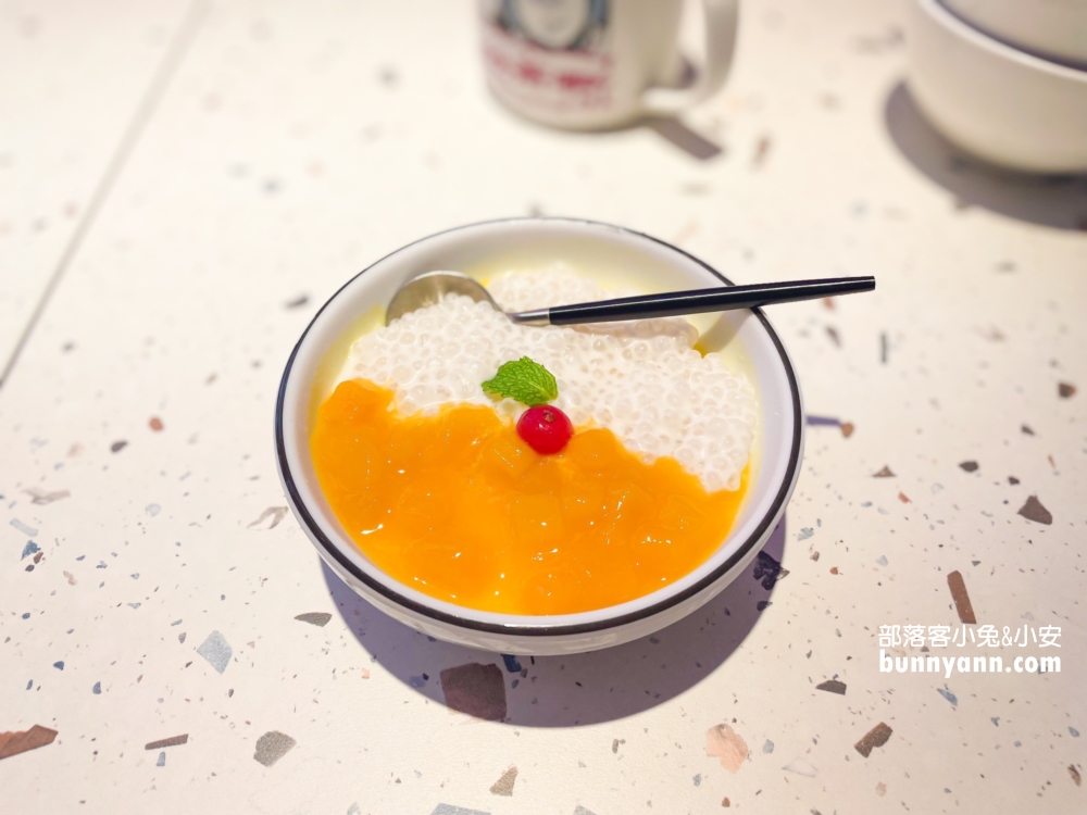 築間酸菜魚》基隆北寧店裝潢設計整個年輕風好適合約會吃飯