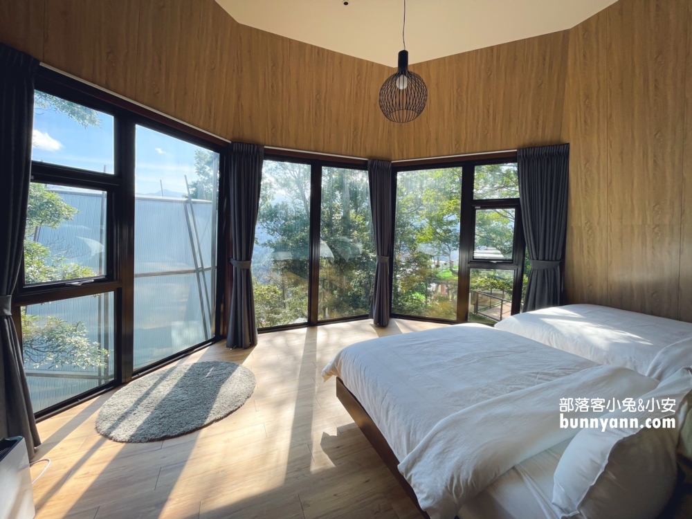 南庄【蘇維拉莊園】漂浮紅色列車與露營車，夢幻樹屋住一晚
