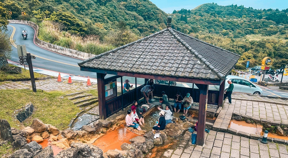 陽明山【冷水坑溫泉浴室】開放時間，完全免費的足湯景點