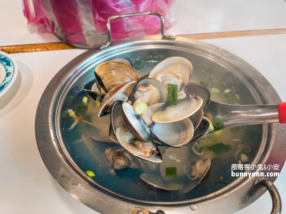 龜吼【大樹下活海鮮】谷歌4.8顆星評價超級優秀的海產餐廳！