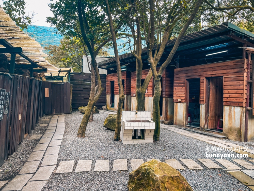 陽明山【日月農莊】深山裡的兩百元不限時石頭湯屋