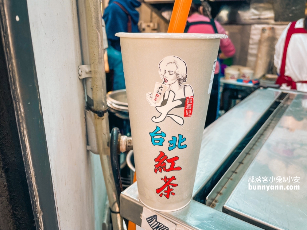 五星臭豆腐「玉里橋頭臭豆腐基隆店」在這！地點在大台北紅茶店內。