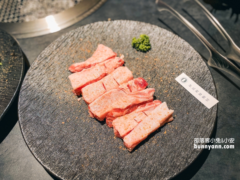 2025【彰化燒肉推薦】脂本燒肉員林店，谷歌評論完美五星的頂級燒肉店。
