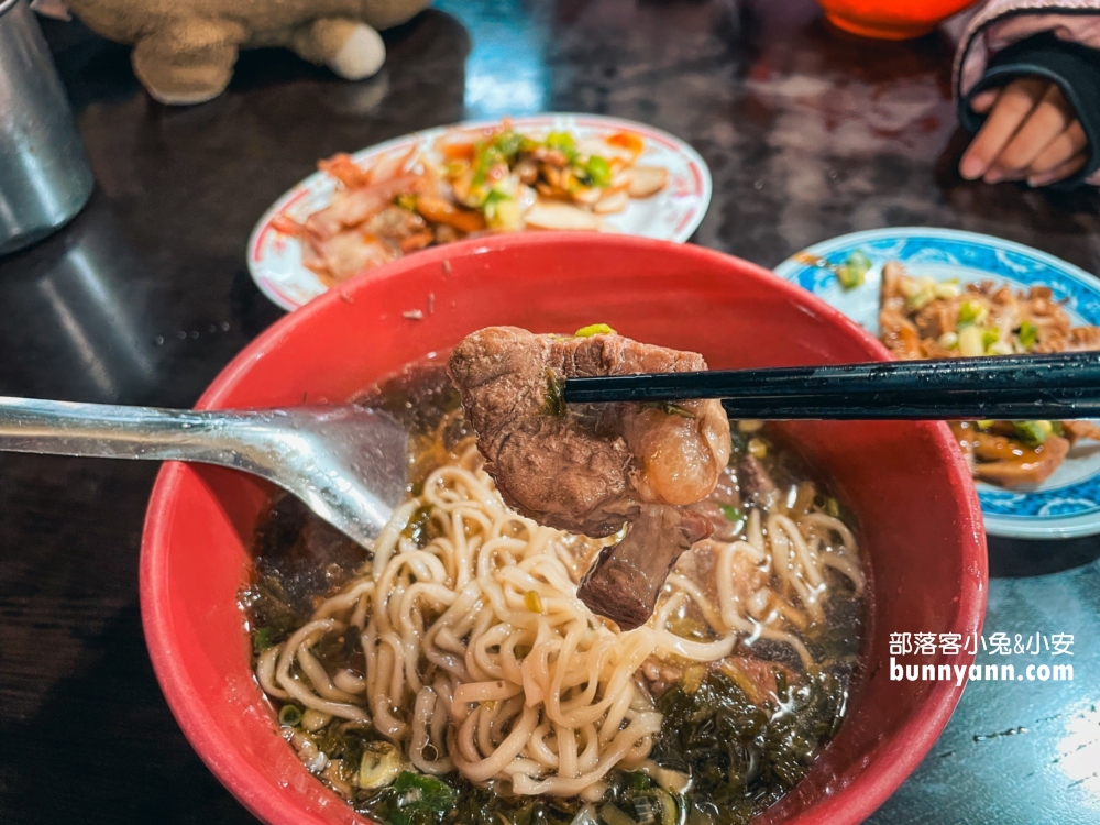 瑞芳美食推薦》福哥牛肉麵(環境)，小菜超便宜牛肉又好嫩。