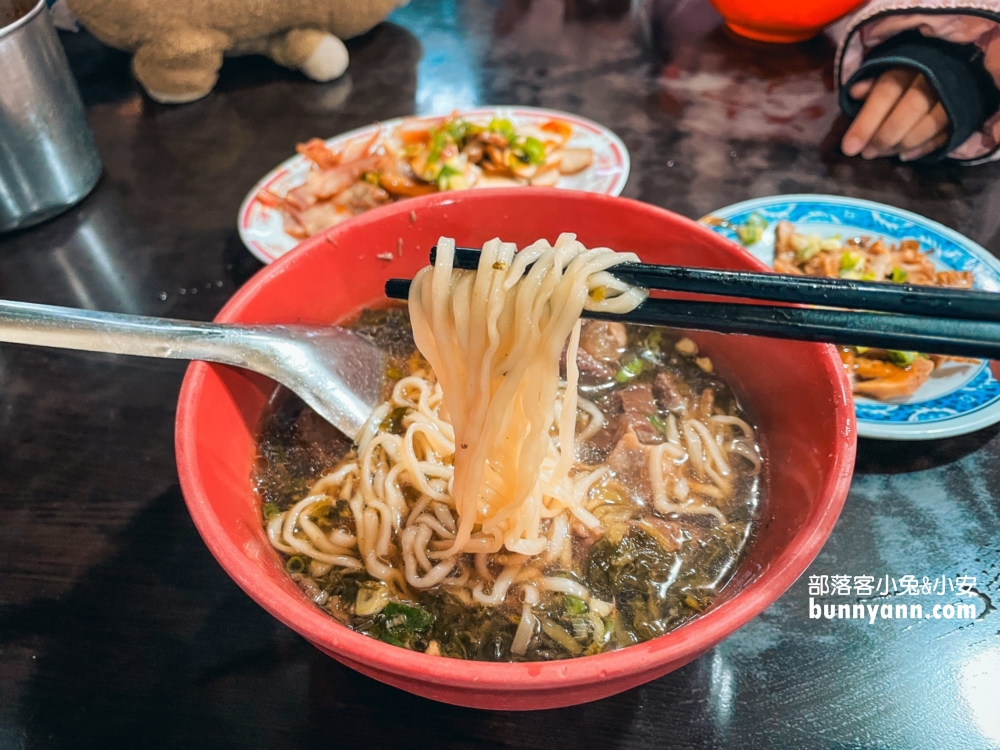 瑞芳美食推薦》福哥牛肉麵(環境)，小菜超便宜牛肉又好嫩。