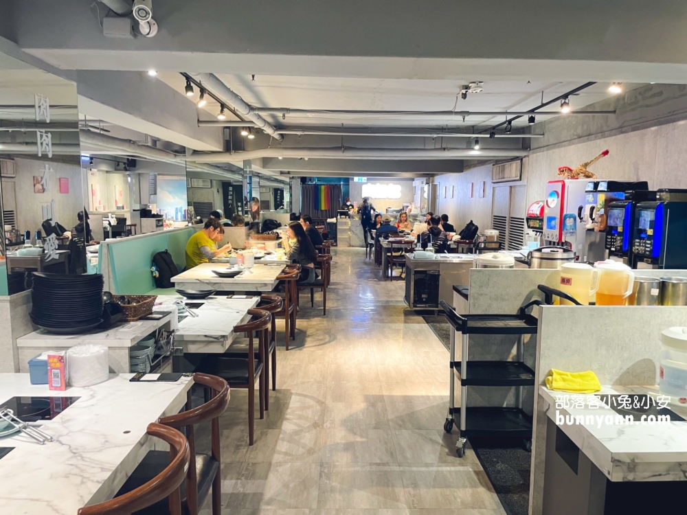 肉多多火鍋 台北西門店，最低349元起享受40多種的自助吧吃到飽，連續三年網路聲量與好感度第一名。