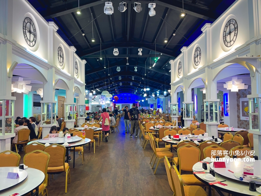 宜蘭【皇家花園餐廳】礁溪交流道附近的烤雞店，有迷你馬可以互動