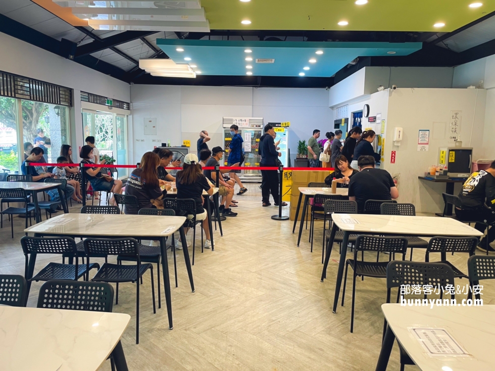 玉里橋頭臭豆腐大觀店，花蓮排隊臭豆腐桃園分店，環境、停車、價格一次打包。