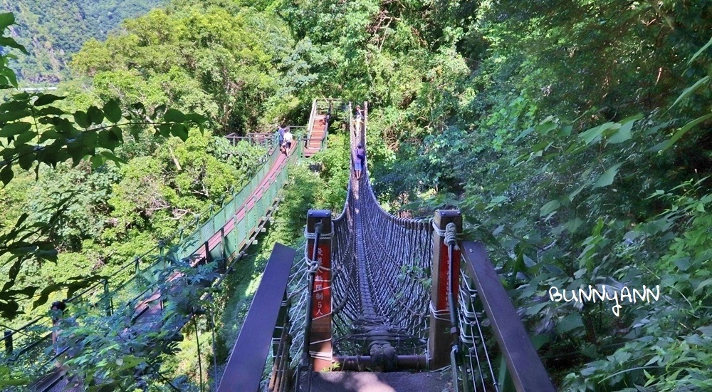 花蓮景點小錐麓步道，15分鐘攻略兩條吊橋與太魯閣河谷。